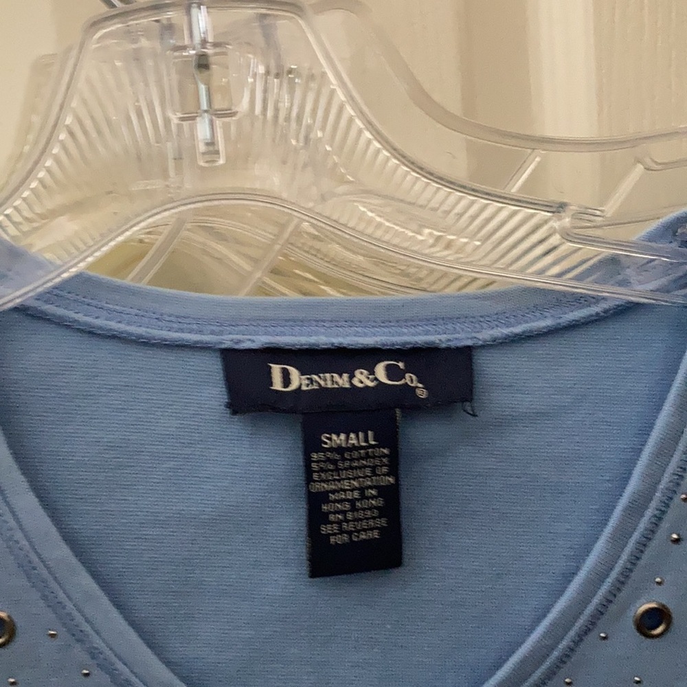 FINAL MARKDOWN Denim and company rivet neck tee small - Picture 3 of 3